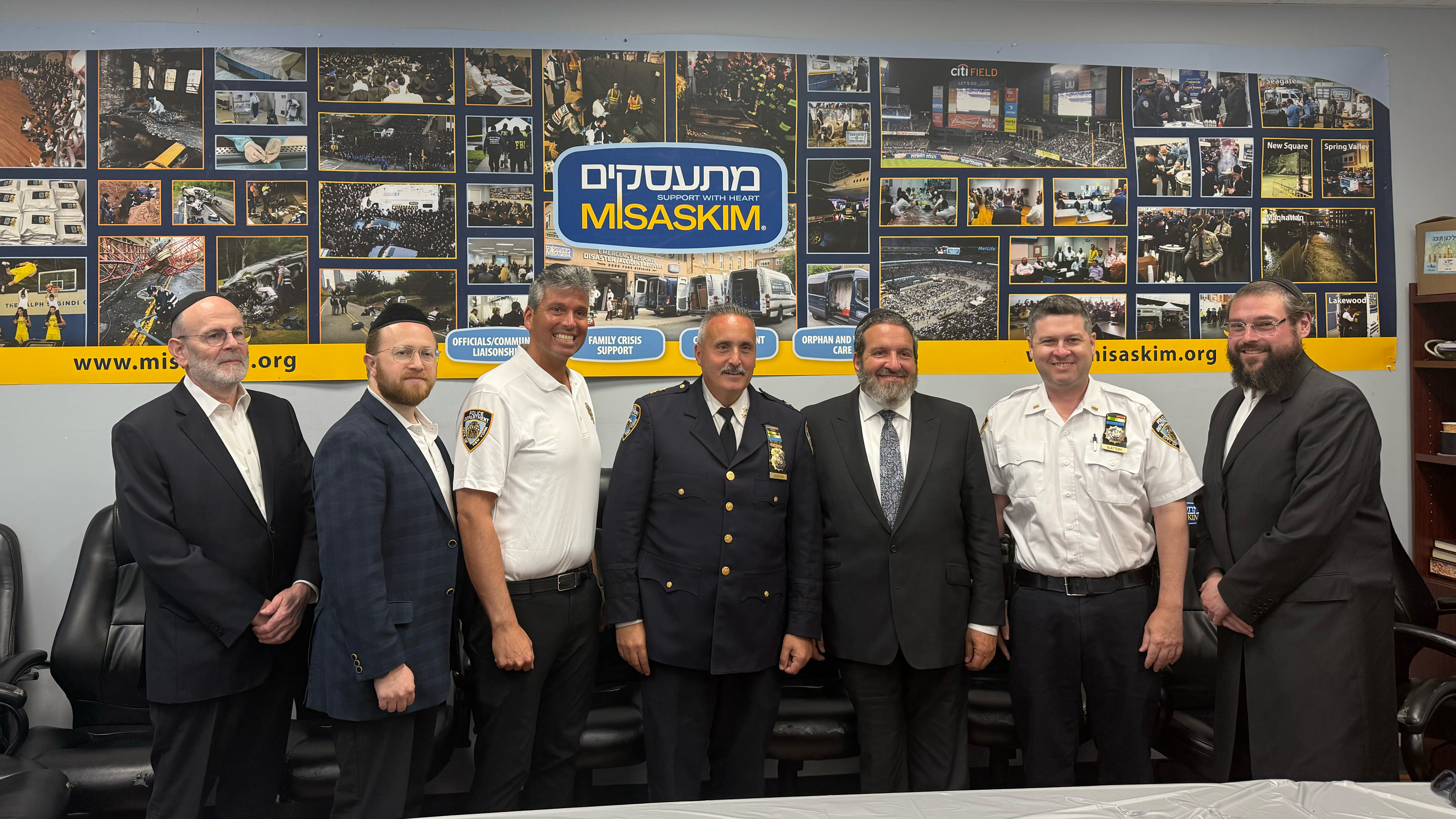 NYPD Brooklyn South Commander Visits Misaskim Headquarters
