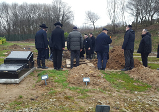 Misaskim Manchester Bury a Meis Mitzvah, Finally Brought to Rest After 14 Months